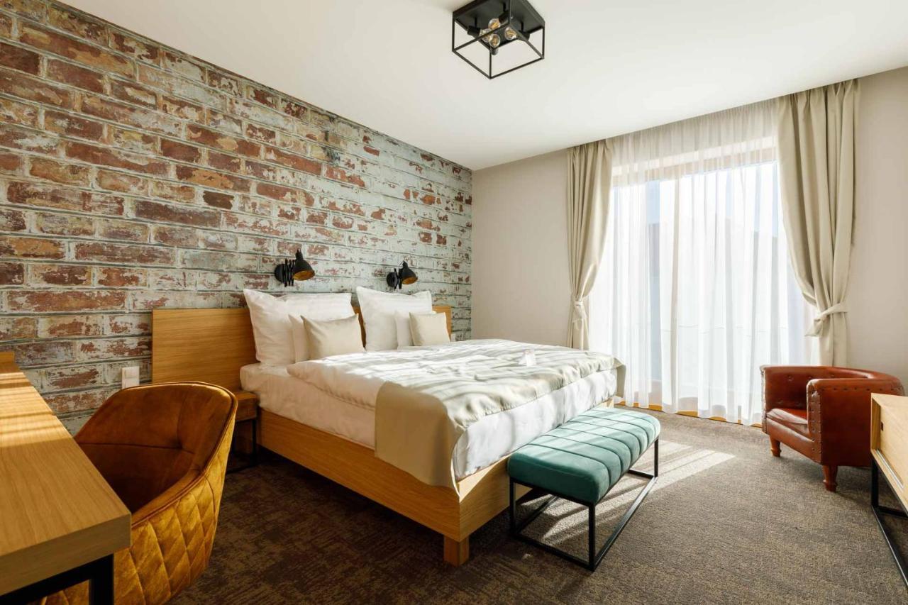 Hotel Historia Malomkert Veszprem Ngoại thất bức ảnh