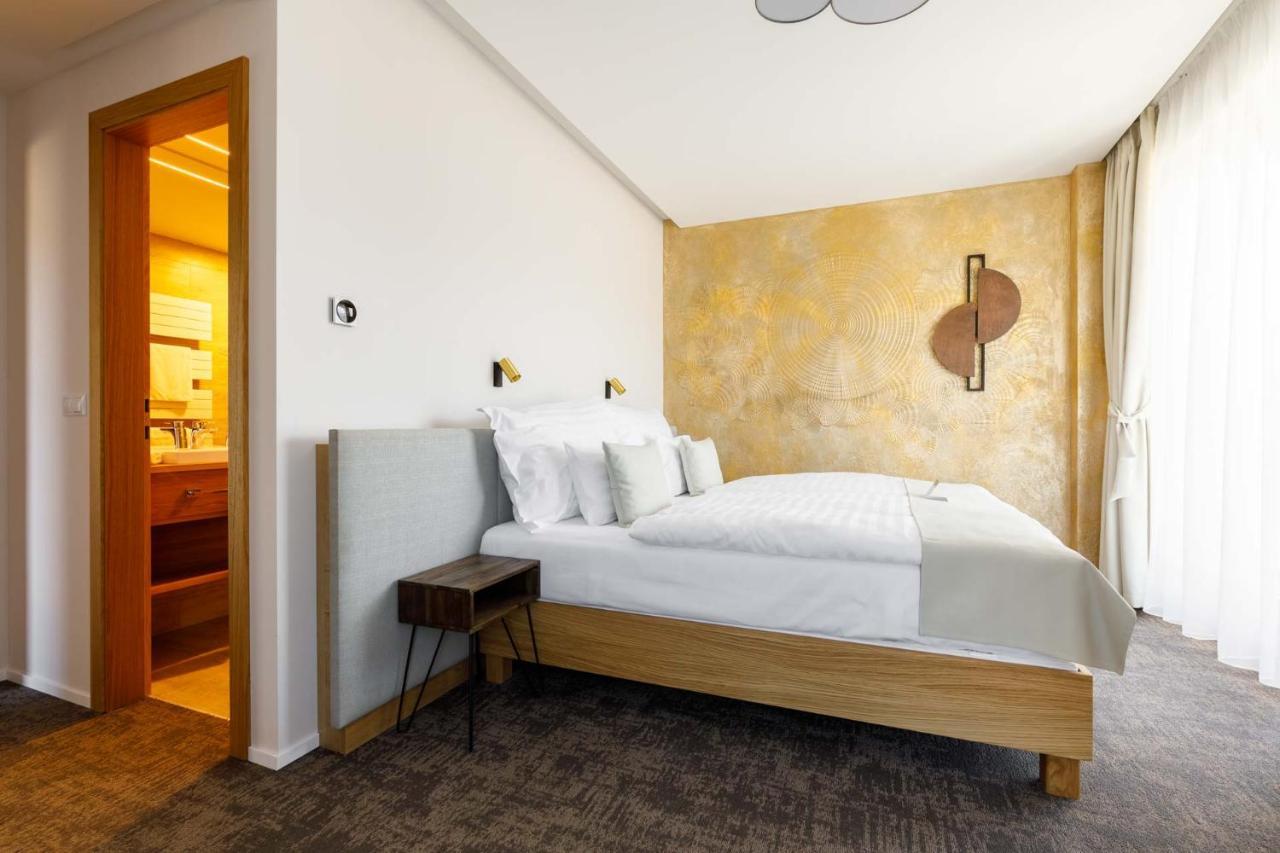 Hotel Historia Malomkert Veszprem Ngoại thất bức ảnh