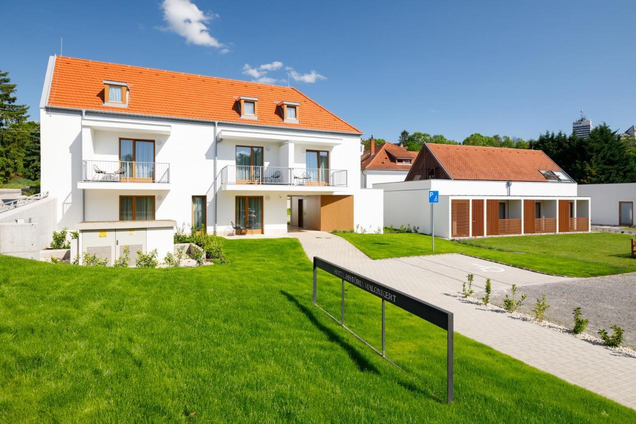 Hotel Historia Malomkert Veszprem Ngoại thất bức ảnh