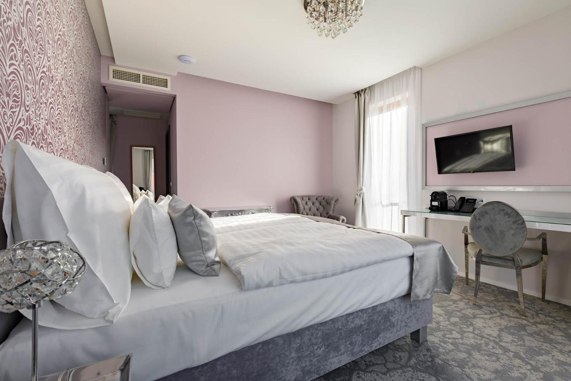 Hotel Historia Malomkert Veszprem Ngoại thất bức ảnh