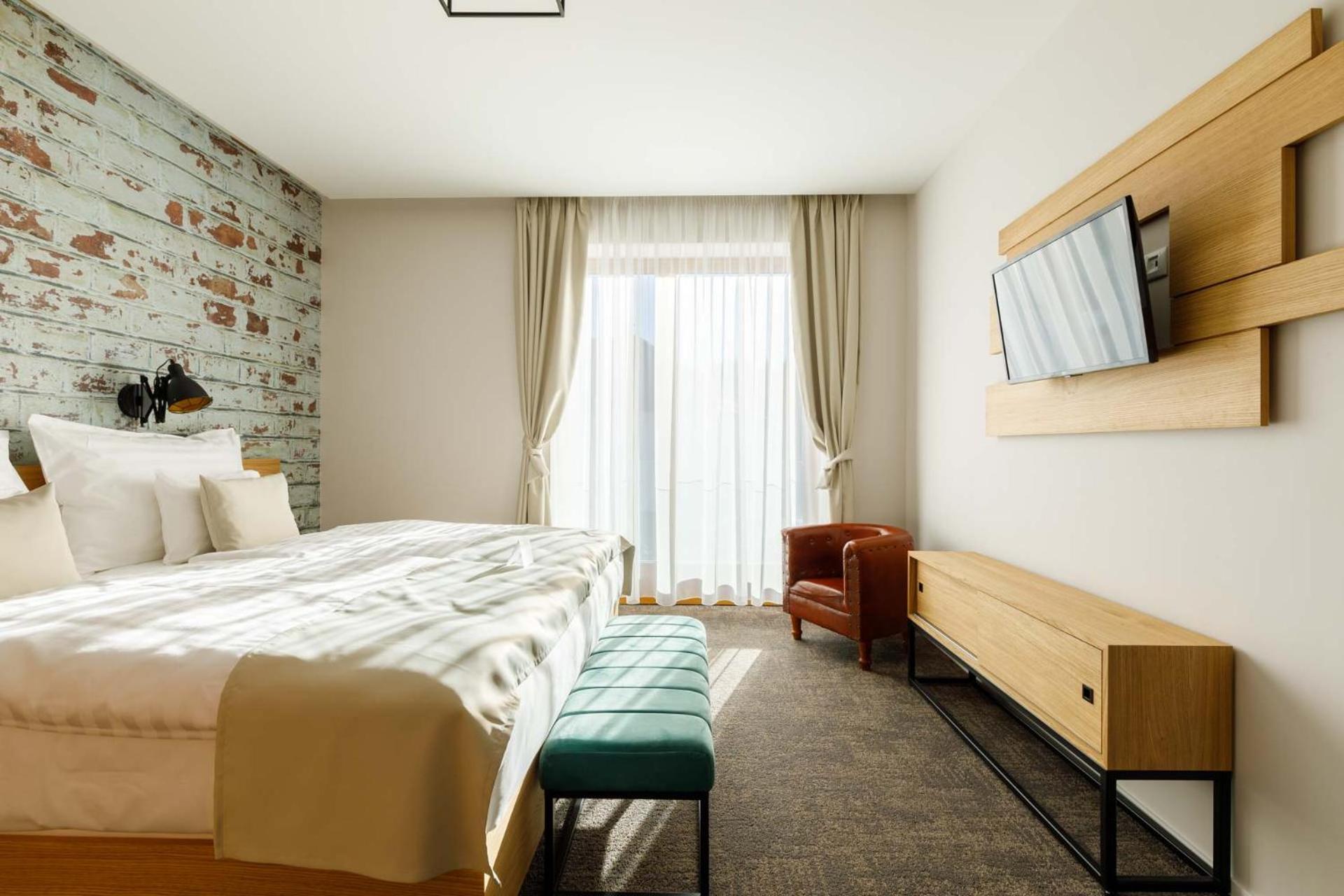 Hotel Historia Malomkert Veszprem Ngoại thất bức ảnh