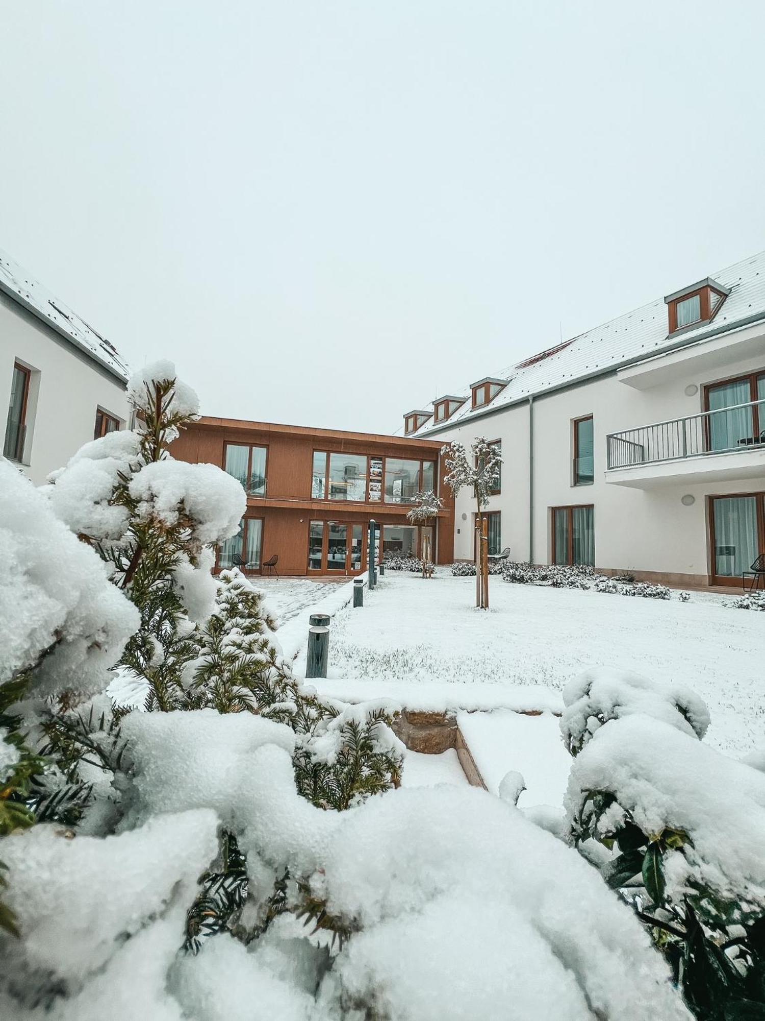 Hotel Historia Malomkert Veszprem Ngoại thất bức ảnh
