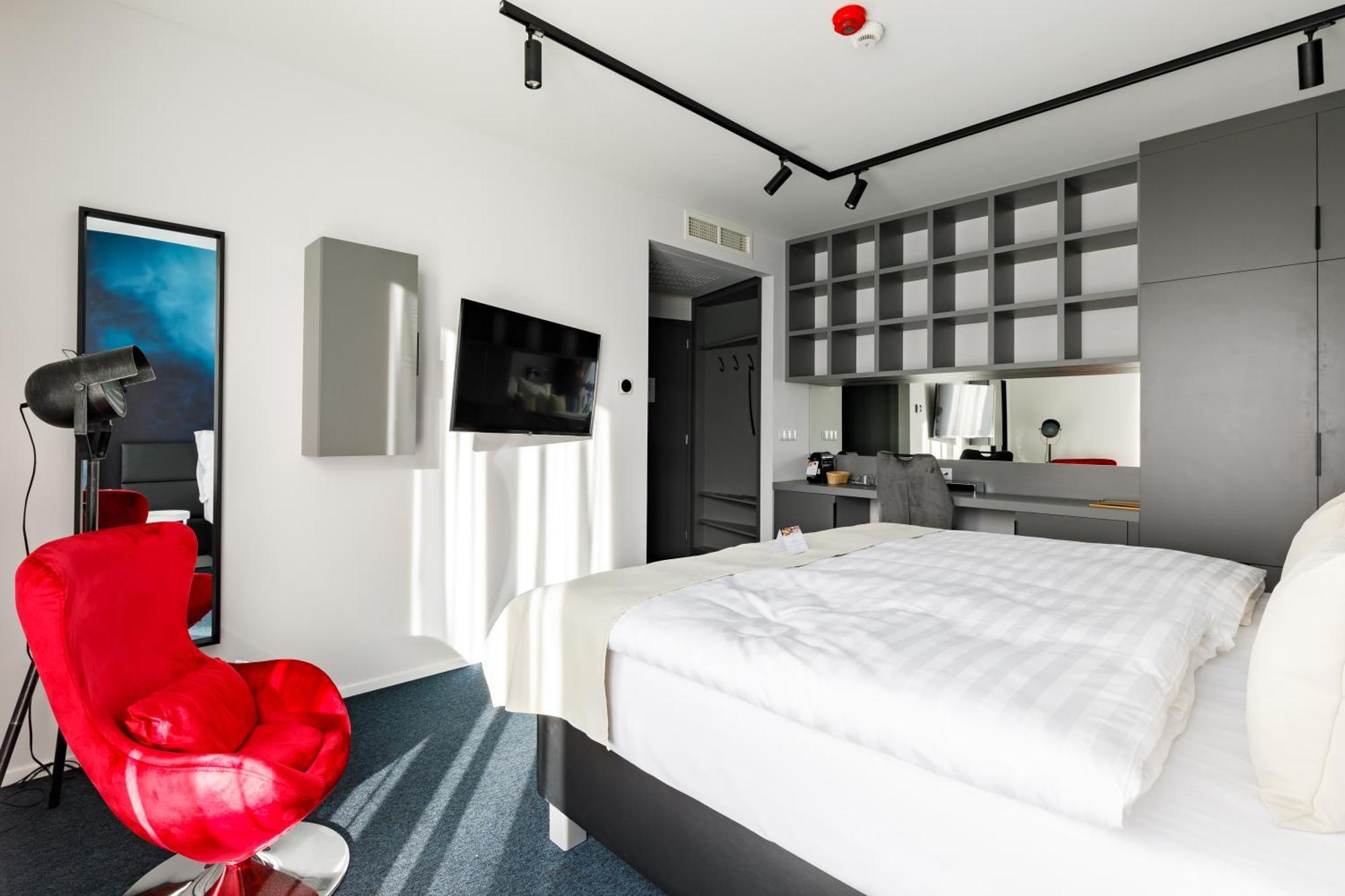 Hotel Historia Malomkert Veszprem Ngoại thất bức ảnh