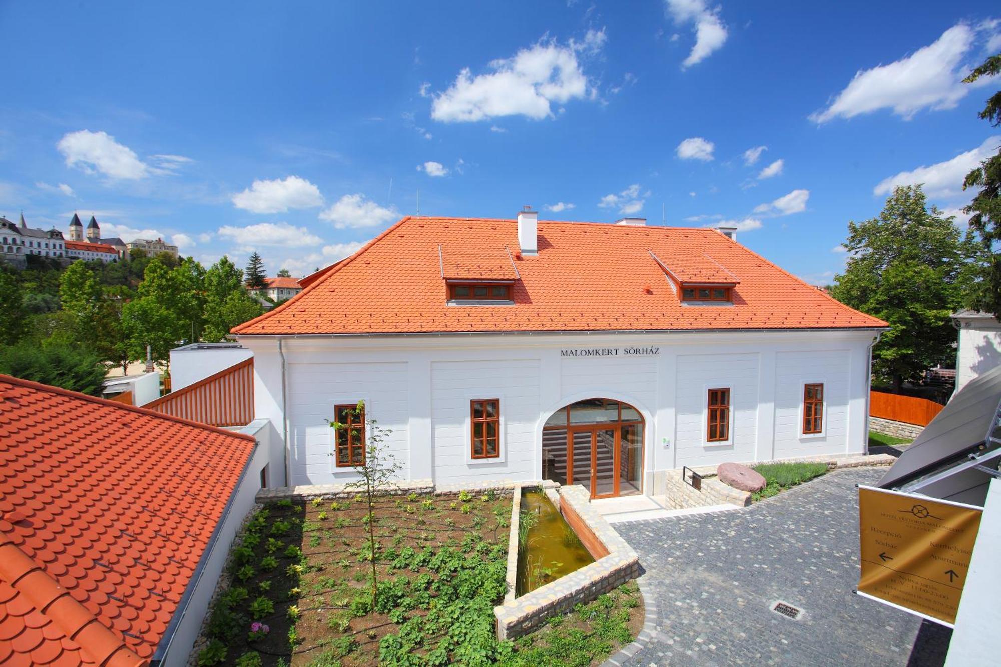 Hotel Historia Malomkert Veszprem Ngoại thất bức ảnh