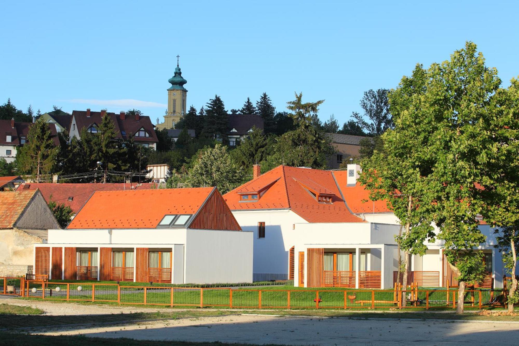 Hotel Historia Malomkert Veszprem Ngoại thất bức ảnh