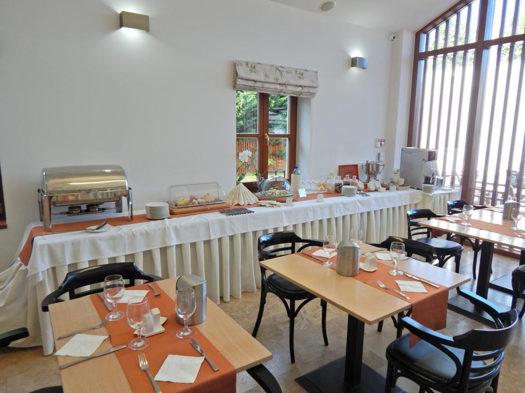 Hotel Historia Malomkert Veszprem Ngoại thất bức ảnh