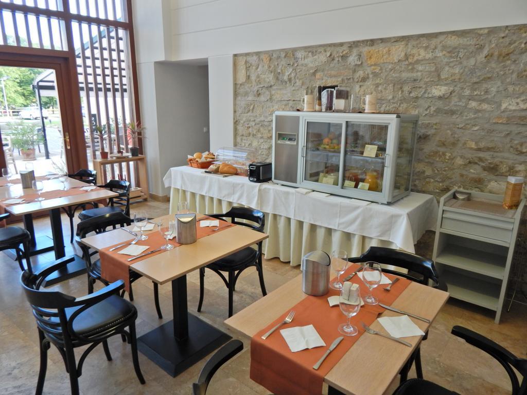 Hotel Historia Malomkert Veszprem Ngoại thất bức ảnh